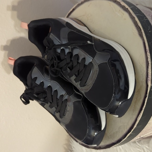 - - - Skecher memory foam black Sneakers - Picture 2 of 12